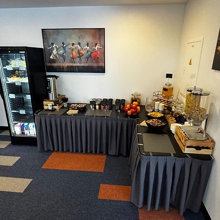 Kepler Club Riga Airport Hotel - Landside Public Area Ieki Buitenkant foto